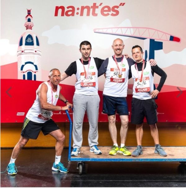 Réalisation des maillots pour le Marathon de Nantes en relais pour Fruidis mur digital, coup d'envoi, loire atlantique, animation évènementielle, sport, séminaire, incentive, évènement, entreprise, nantes, loire atlantique, bretagne, sport, pays de la loire, communication, sport team, sports club, espace vip, adhésive, adhésif, nantes ma ville, digital art, grand visuel, toblerone, adhésif repositionnable, stickers repositionnable, roll up, kakémonos, basket, basketball, foot, football, hand, handball, volley, volley-ball, hockey, hockey sur glace, rugby, habillage salle, habillage stade, habillage espace vip