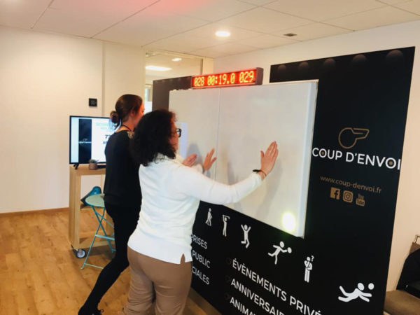 Les entreprises d’Euptouyou testent le mur digital mur digital, coup d'envoi, loire atlantique, animation évènementielle, sport, séminaire, incentive, évènement, entreprise, nantes, loire atlantique, bretagne, sport, pays de la loire, communication, sport team, sports club, espace vip, adhésive, adhésif, nantes ma ville, digital art, grand visuel, toblerone, adhésif repositionnable, stickers repositionnable, roll up, kakémonos, basket, basketball, foot, football, hand, handball, volley, volley-ball, hockey, hockey sur glace, rugby, habillage salle, habillage stade, habillage espace vip