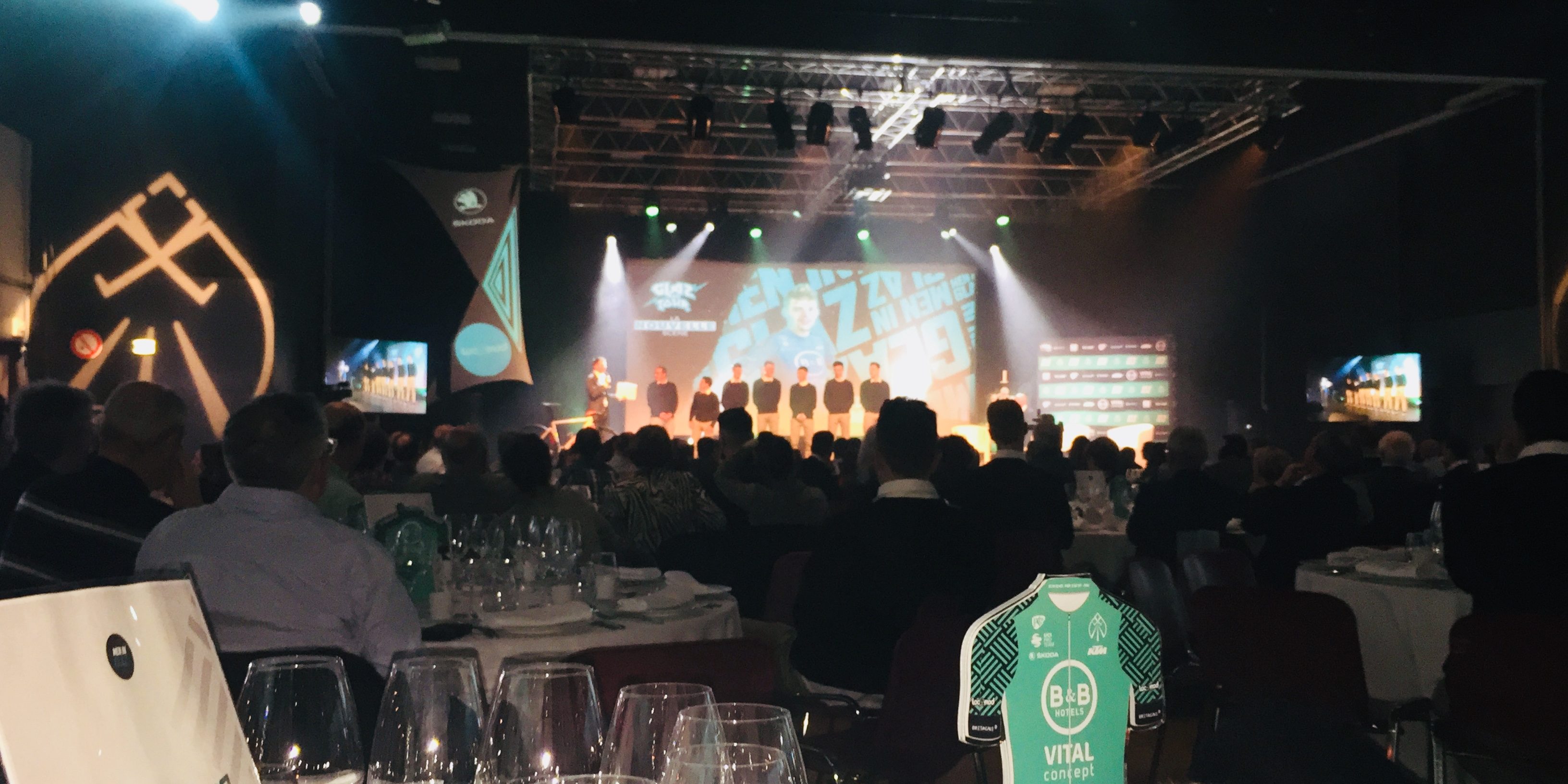 murs d’interview et des totems personnalisés B&B Hotels Vital Concept murs d’interview et des totems personnalisés B&B Hotels Vital Concept